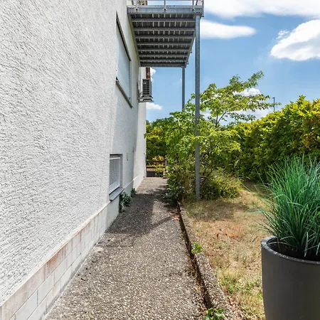 Schöne 2-zi-whg Küche Bad Terrasse